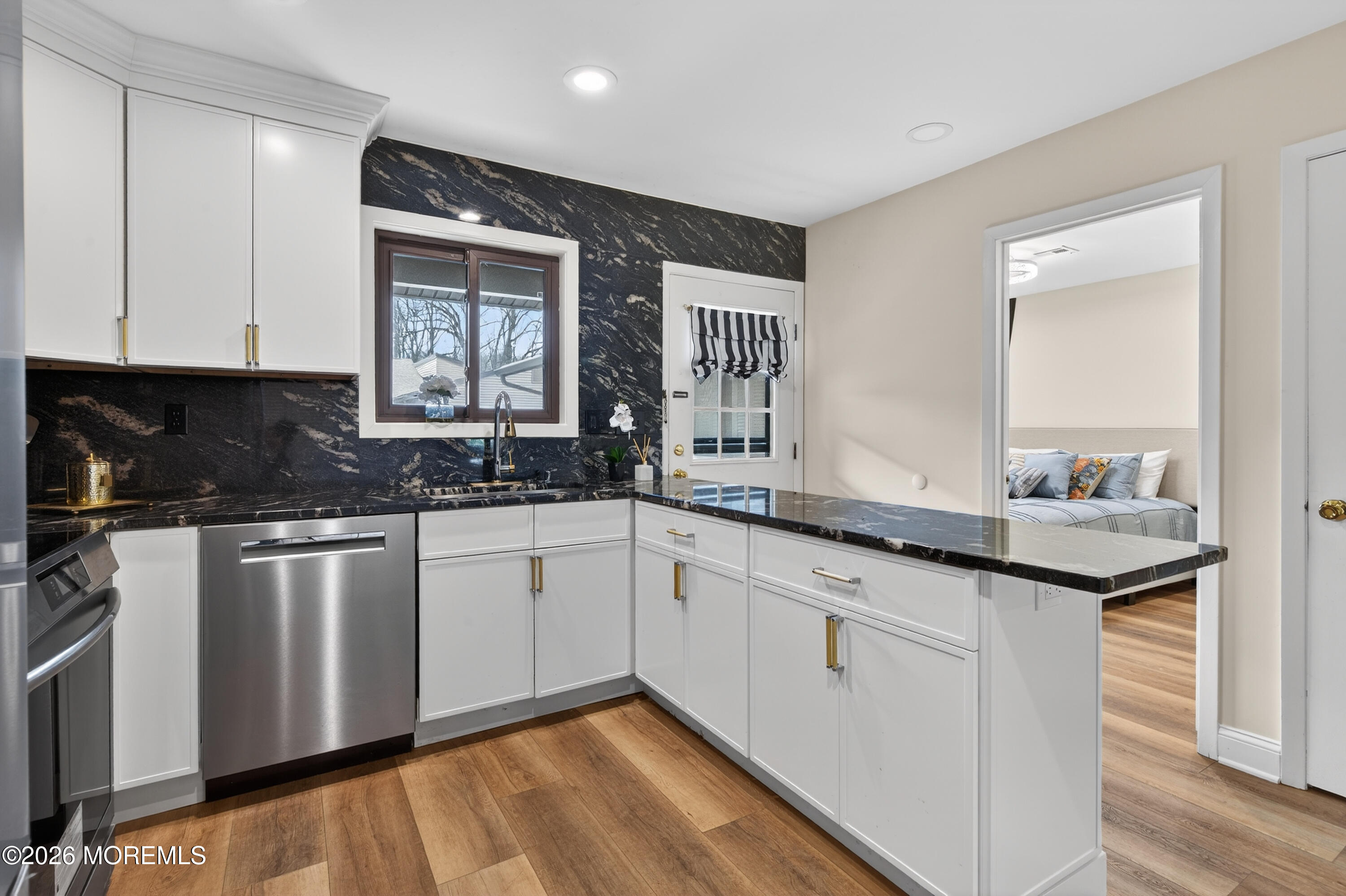 4 Friendship Court Red Bank, NJ 07701 - Photo 8 of 33 011(27)