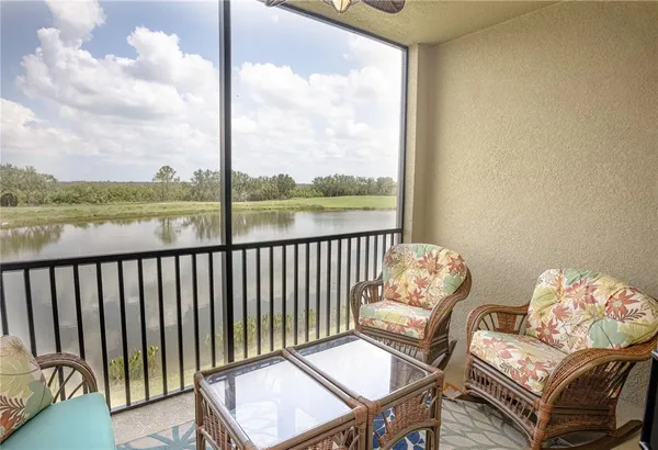 $265,000 | 7005 River Hammock Drive, Unit 204, Bradenton, FL 34212