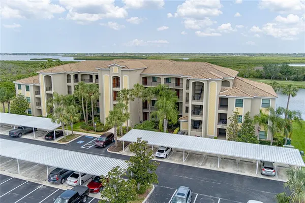 $265,000 | 7005 River Hammock Drive, Unit 204, Bradenton, FL 34212