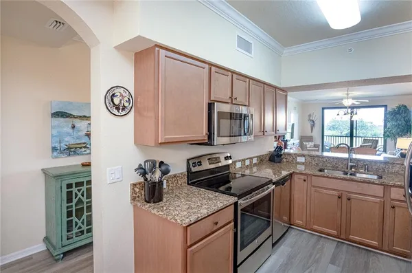 $265,000 | 7005 River Hammock Drive, Unit 204, Bradenton, FL 34212
