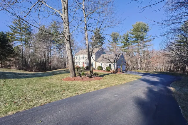 $750,000 | 25 Dunny Cove Lane, Uxbridge, MA 01569