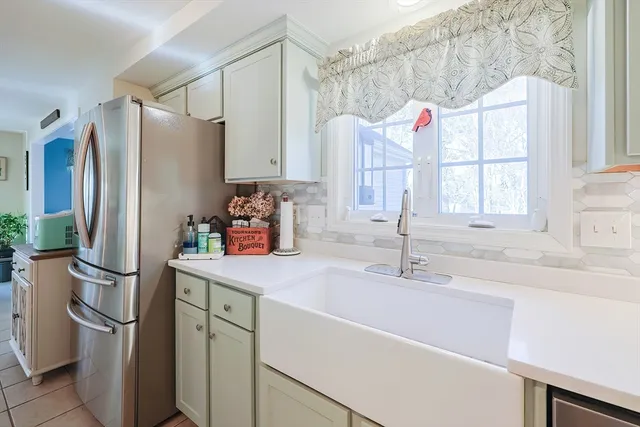 $750,000 | 25 Dunny Cove Lane, Uxbridge, MA 01569