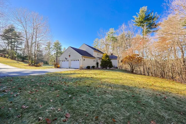 $750,000 | 25 Dunny Cove Lane, Uxbridge, MA 01569