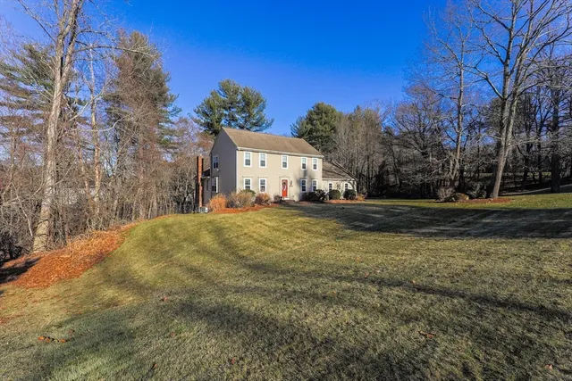 $725,000 | 25 Dunny Cove Lane, Uxbridge, MA 01569