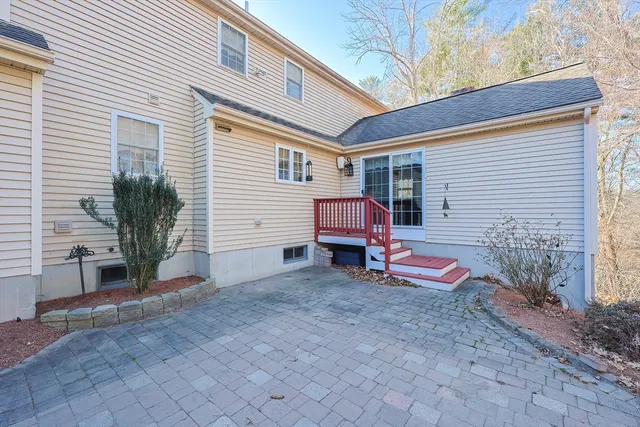 $750,000 | 25 Dunny Cove Lane, Uxbridge, MA 01569
