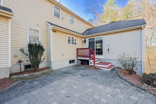 $750,000 | 25 Dunny Cove Lane, Uxbridge, MA 01569