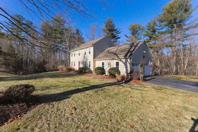 $725,000 | 25 Dunny Cove Lane, Uxbridge, MA 01569
