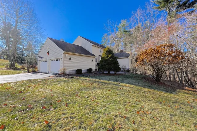 $725,000 | 25 Dunny Cove Lane, Uxbridge, MA 01569