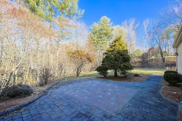 $725,000 | 25 Dunny Cove Lane, Uxbridge, MA 01569