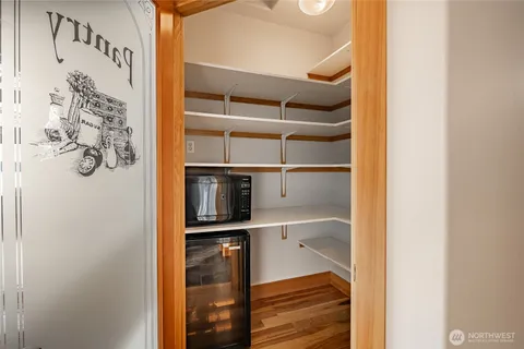 a room with a closet