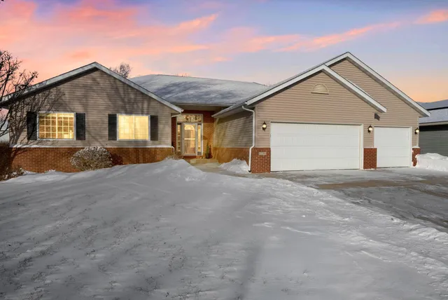$465,000 | 1230 12th Street Southeast, Owatonna, MN 55060