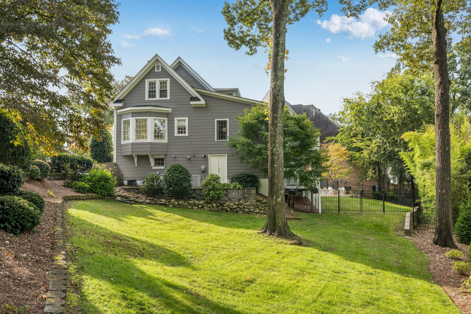 1314 Riverview Road Chattanooga, TN 37405 - Photo 3 of 46 1314_Riverview_Rd_0017