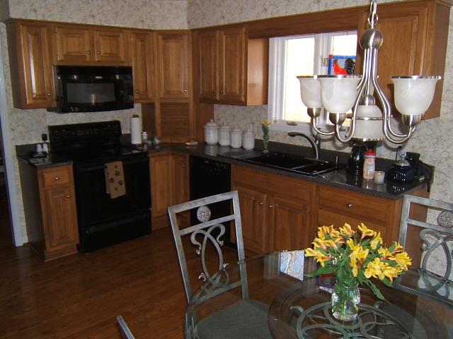 3060 Timberview Road Roanoke, VA 24019 - Photo 12 of 40 Kitchen2