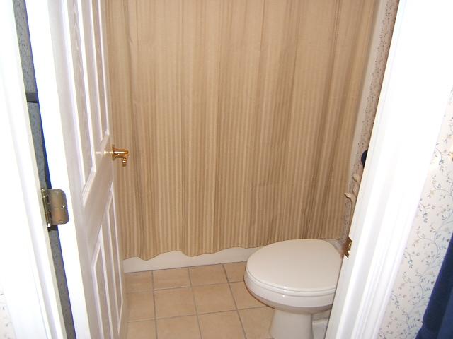 3060 Timberview Road Roanoke, VA 24019 - Photo 27 of 40 Full Bath2
