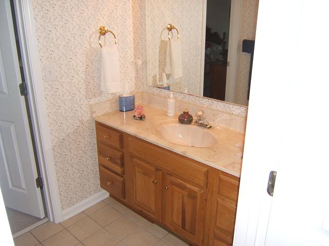 3060 Timberview Road Roanoke, VA 24019 - Photo 28 of 40 Full Bath3
