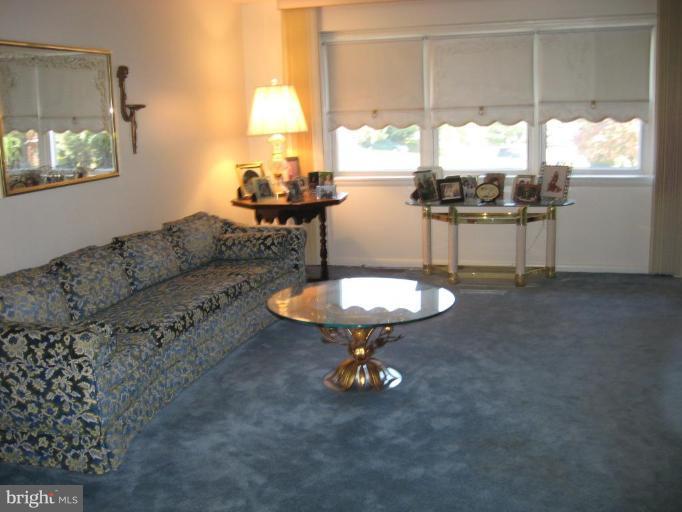4020 Rouen Road Randallstown, MD 21133 - Photo 6 of 12 Living Room