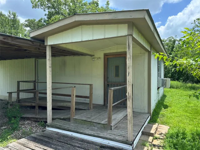 $87,000 | 639 North Manse Avenue, Giddings, TX 78942