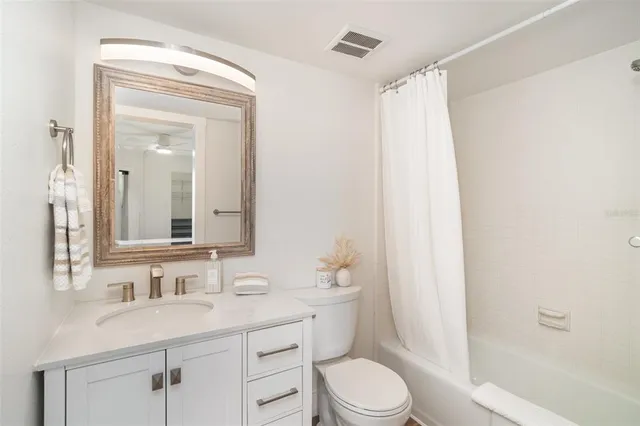 $675,000 | 6200 Flotilla Drive, Unit 311, Holmes Beach, FL 34217