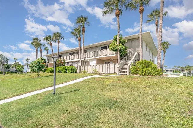 $675,000 | 6200 Flotilla Drive, Unit 311, Holmes Beach, FL 34217