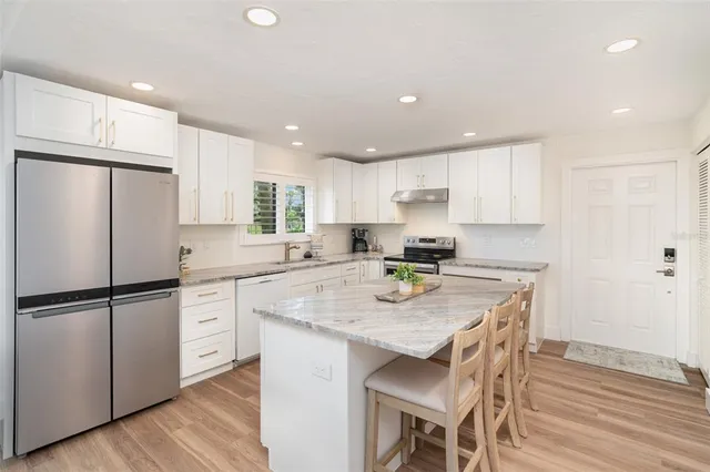 $675,000 | 6200 Flotilla Drive, Unit 311, Holmes Beach, FL 34217