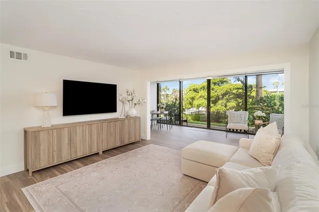 $675,000 | 6200 Flotilla Drive, Unit 311, Holmes Beach, FL 34217