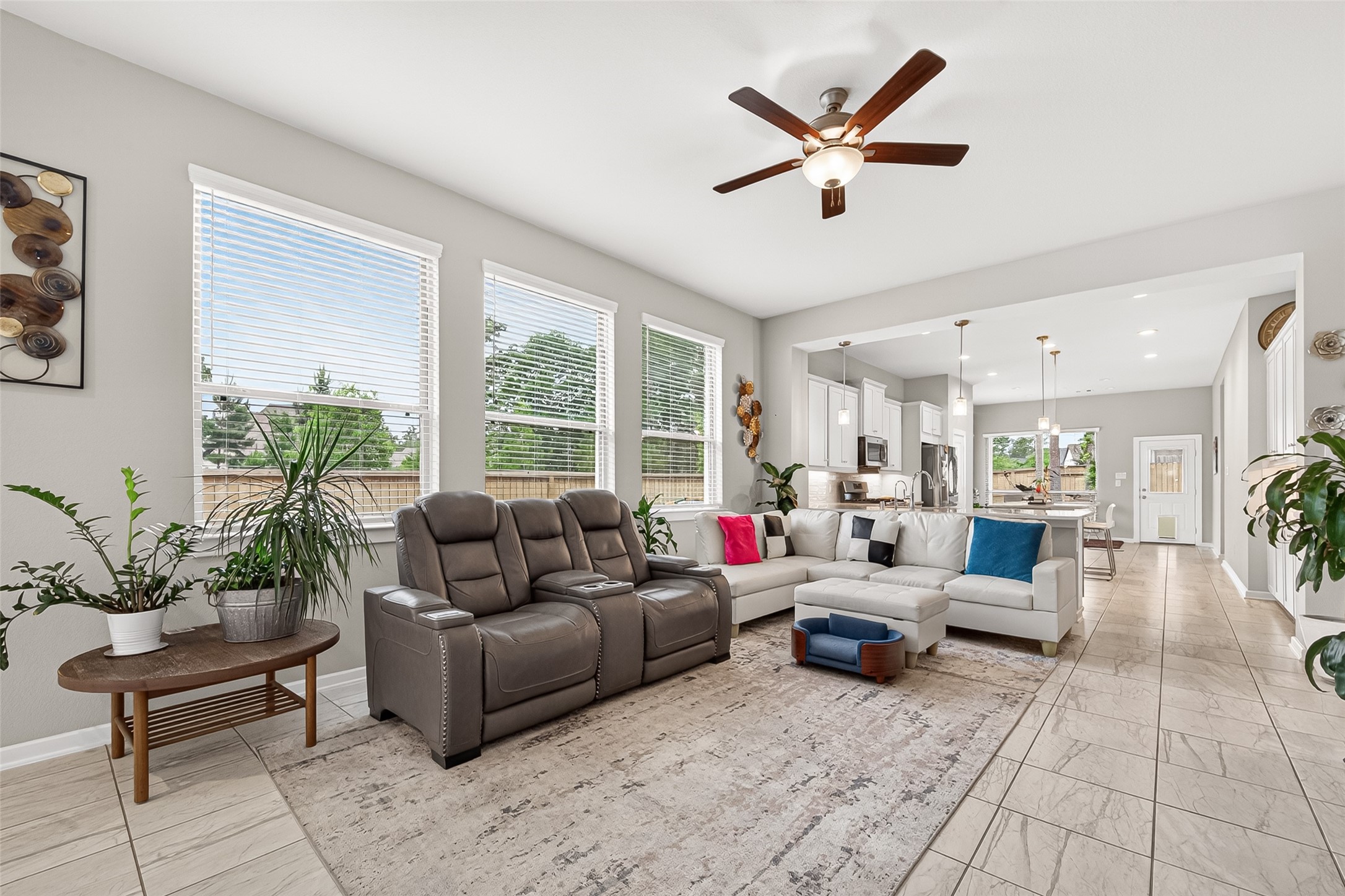 305 Rise Lane Montgomery, TX 77316 - Photo 7 of 48