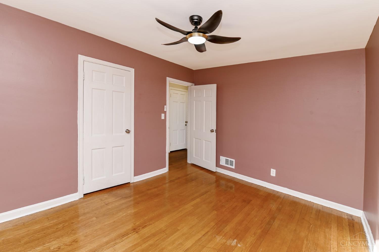5618 Leumas Road Cincinnati, OH 45239 - Photo 14 of 48 Gallery Image 14