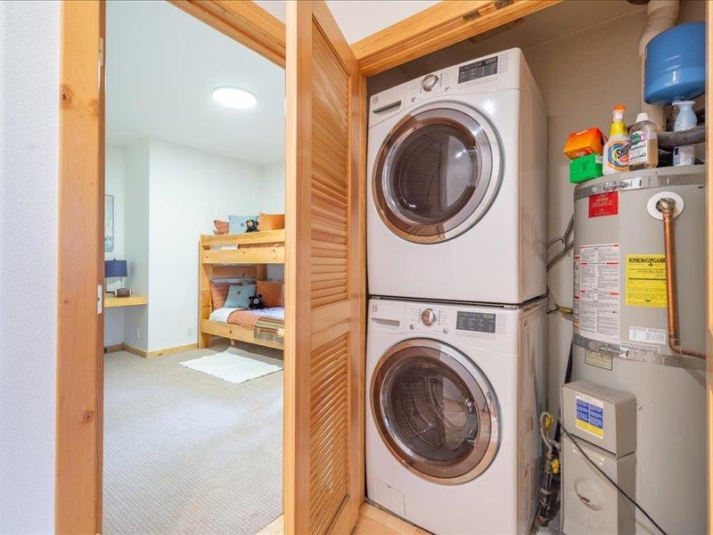 12678 Hidden Circle, Unit 4 Truckee, CA 96161 - Photo 25 of 28 a view of a bedroom with washer and dryer