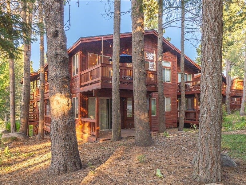 12678 Hidden Circle, Unit 4 Truckee, CA 96161 - Photo 4 of 28 a front view of a building