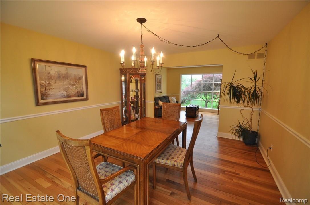 1638 Sumac Drive Rochester, MI 48309 - Photo 6 of 29 6.JPG