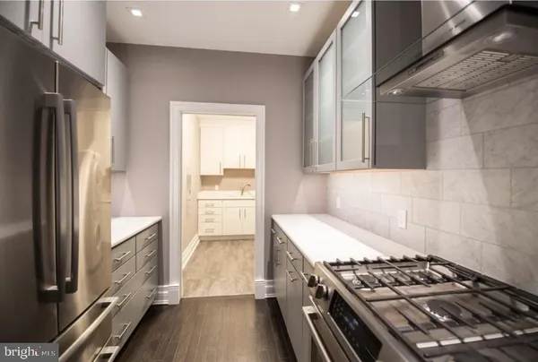 $895,000 | 1 West Hartwell Lane, Unit 3C, Philadelphia, PA 19118