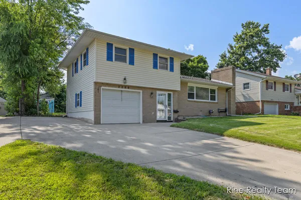 $229,900 | 2200 Rossiter Place, Lansing, MI 48911