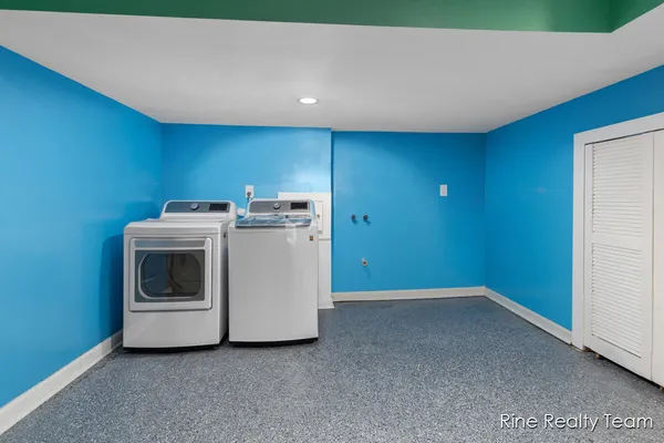 $229,900 | 2200 Rossiter Place, Lansing, MI 48911