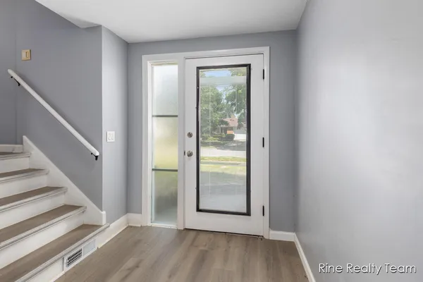 $229,900 | 2200 Rossiter Place, Lansing, MI 48911