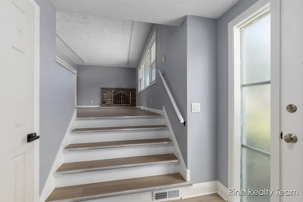 $229,900 | 2200 Rossiter Place, Lansing, MI 48911