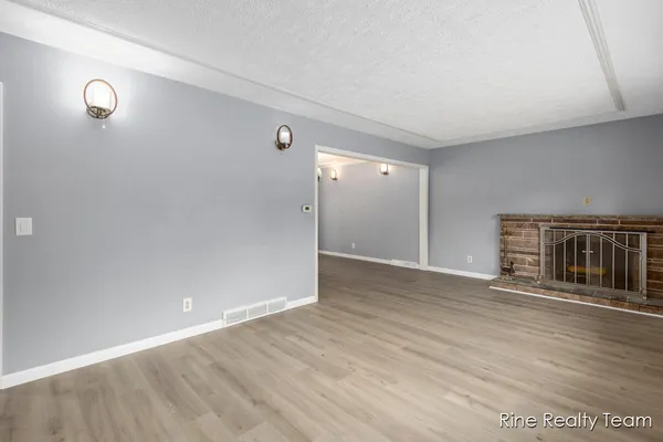 $229,900 | 2200 Rossiter Place, Lansing, MI 48911