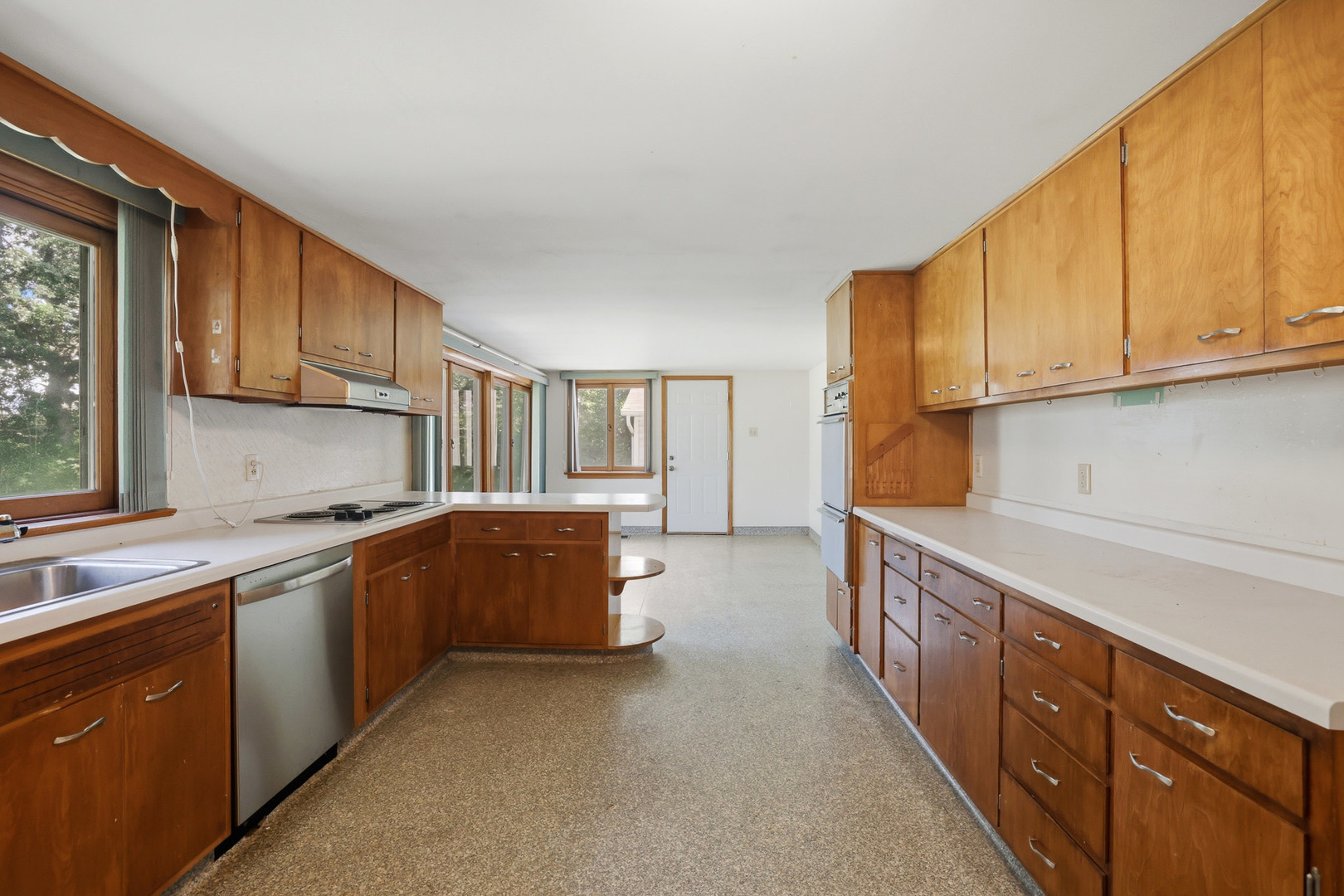 3S103 South Raddant Road Batavia, IL 60510 - Photo 14 of 43