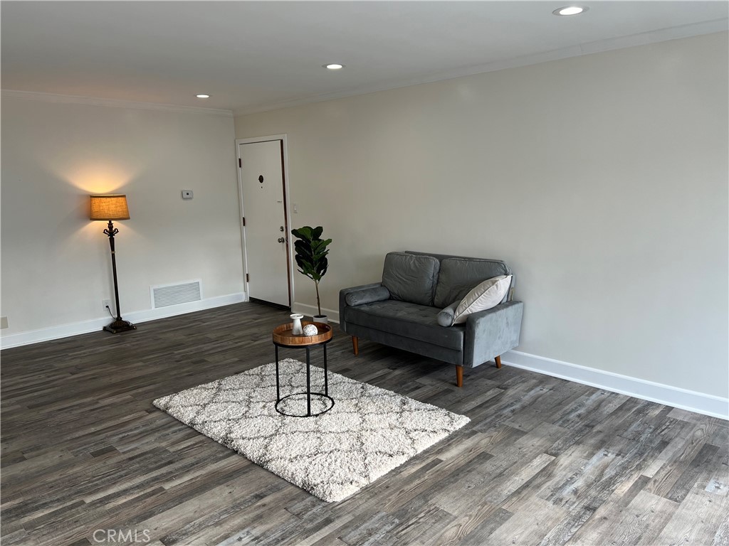 10 North Alboni Pl Unit 8  