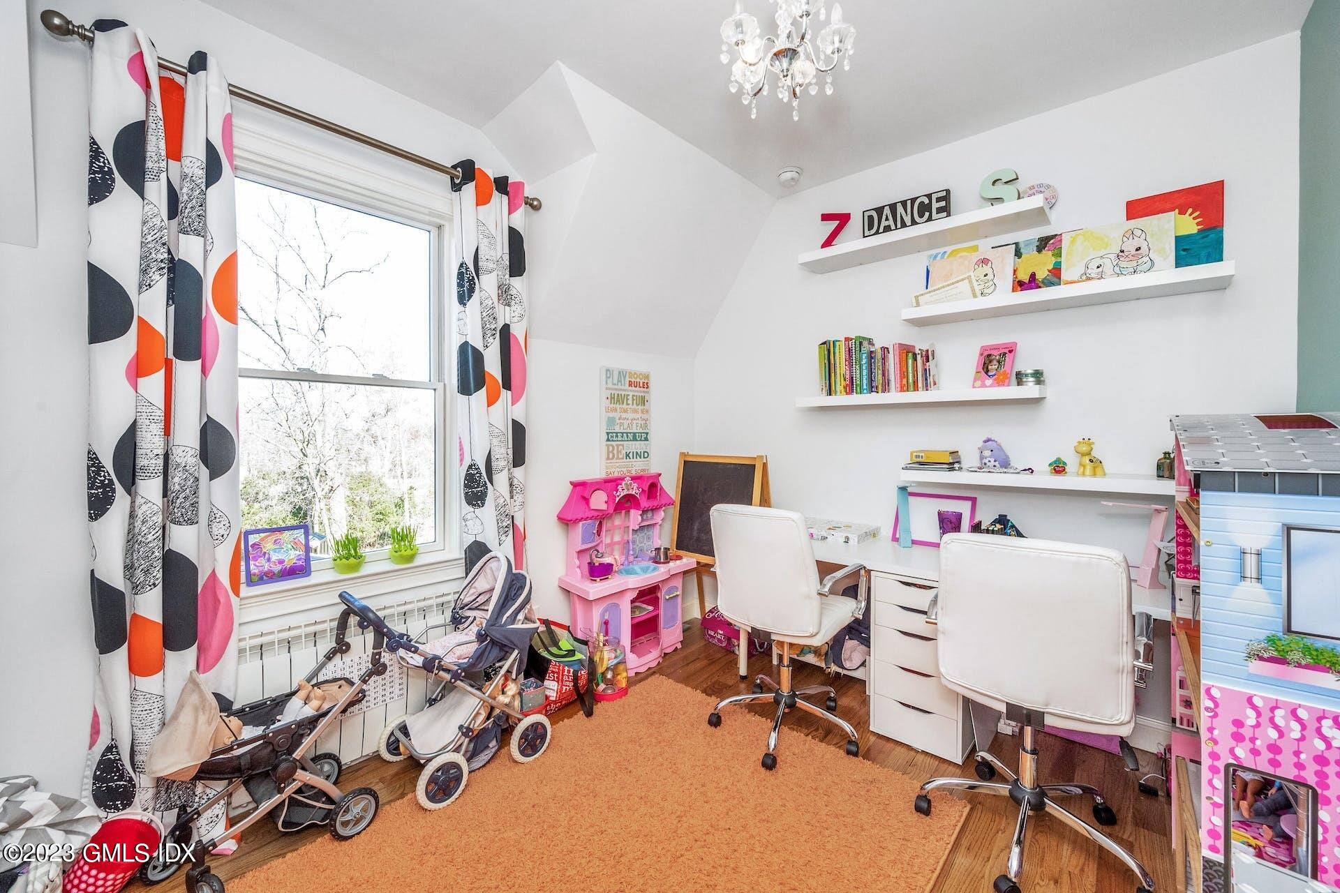 58 Upland Road Stamford, CT 06906 - Photo 23 of 32 a very nice looking room with many windows