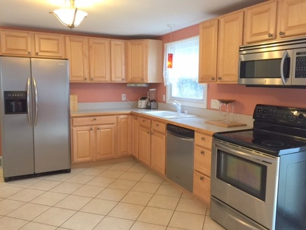 15 Bam Forth Road Springfield, MA 01128 - Photo 2 of 30