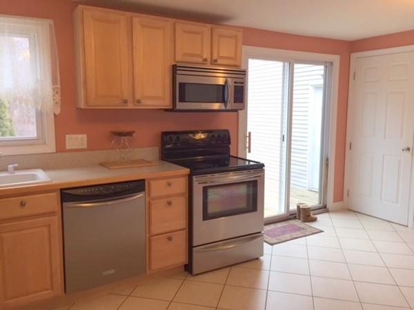 15 Bam Forth Road Springfield, MA 01128 - Photo 3 of 30