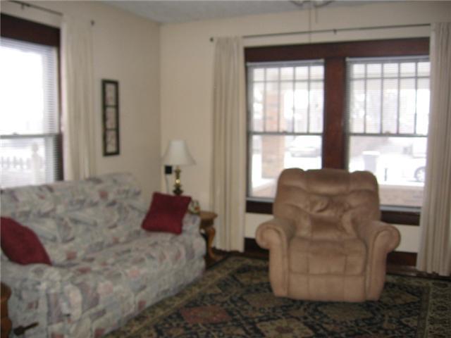 912 Chestnut Street Anderson, IN 46012 - Photo 3 of 17 Gallery Image 3