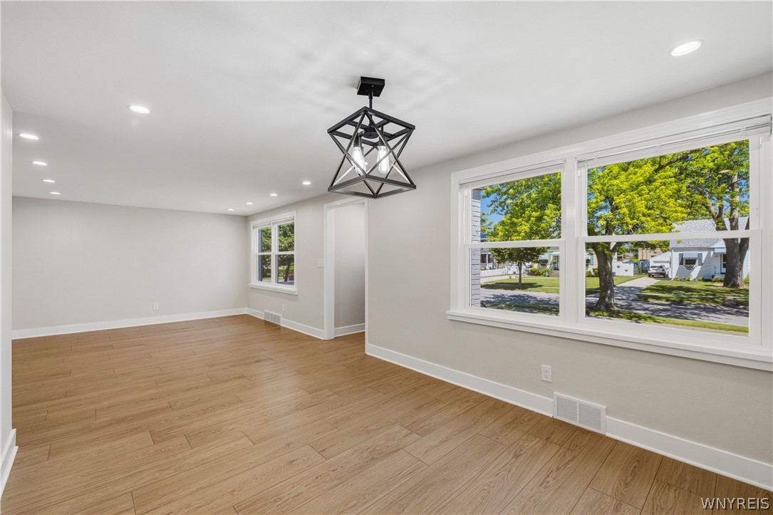 298 Lowell Road Tonawanda, NY 14217 - Photo 7 of 28