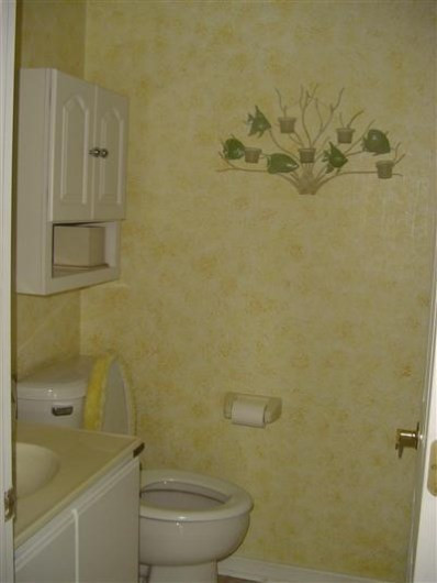 5050 # D Spinnaker Crown Point Crown Point, IN 46307 - Photo 10 of 10 a bathroom with a shower a toilet and sink