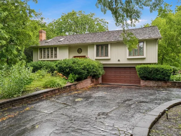 $480,000 | 21 Sequoia Road, Hawthorn Woods, IL 60047
