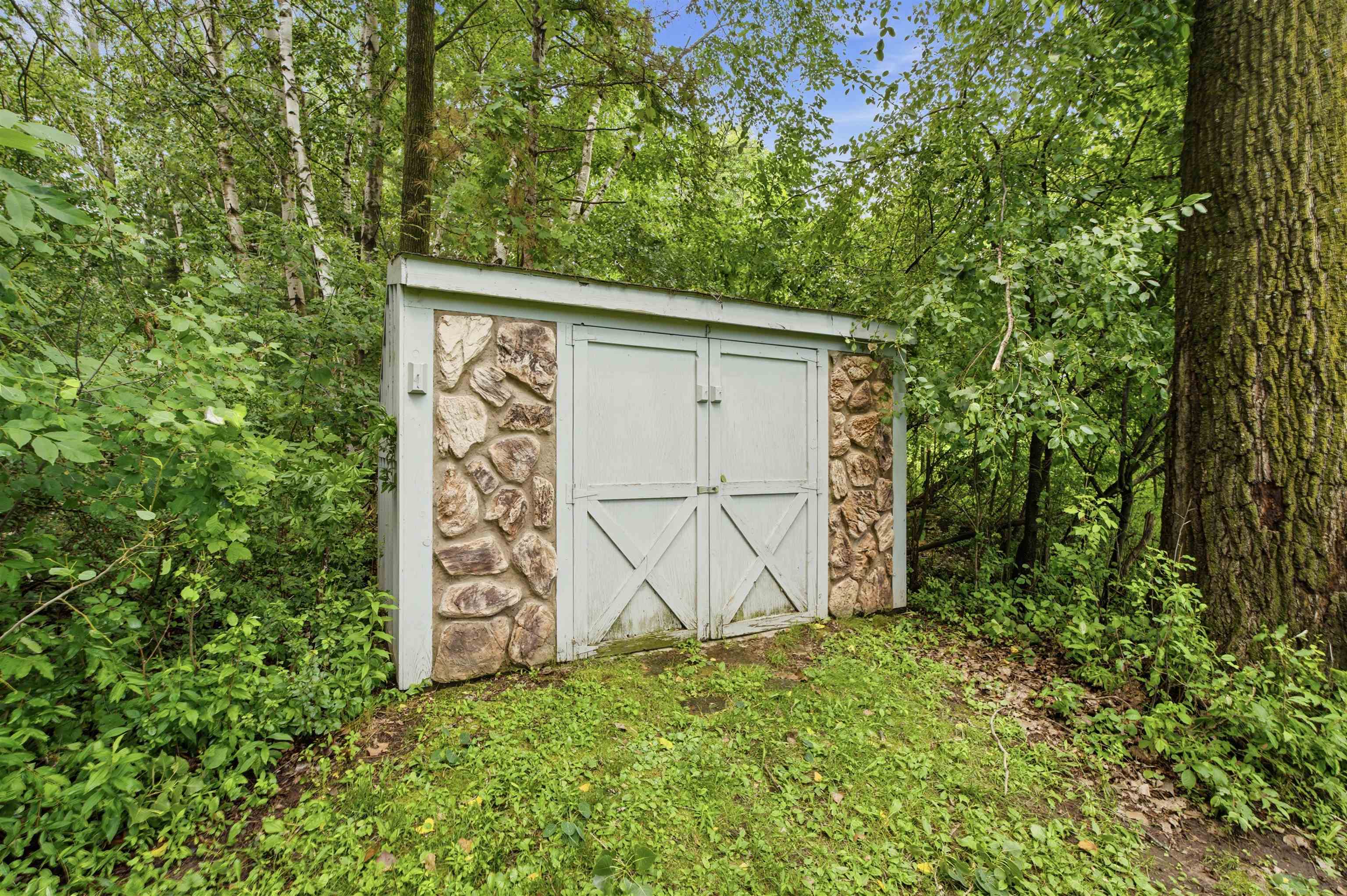 2581 White Pine Road Suamico, WI 54313 - Photo 38 of 47