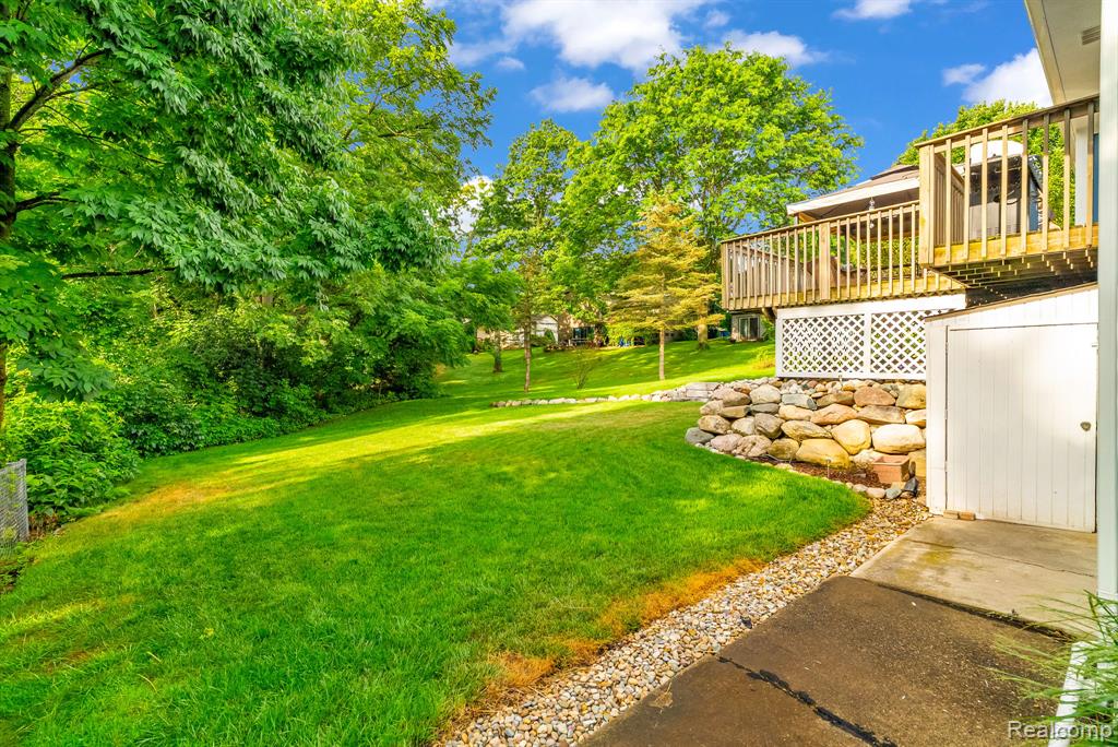 2410 Highfield Road Waterford, MI 48329 - Photo 41 of 51 Gallery Image 41