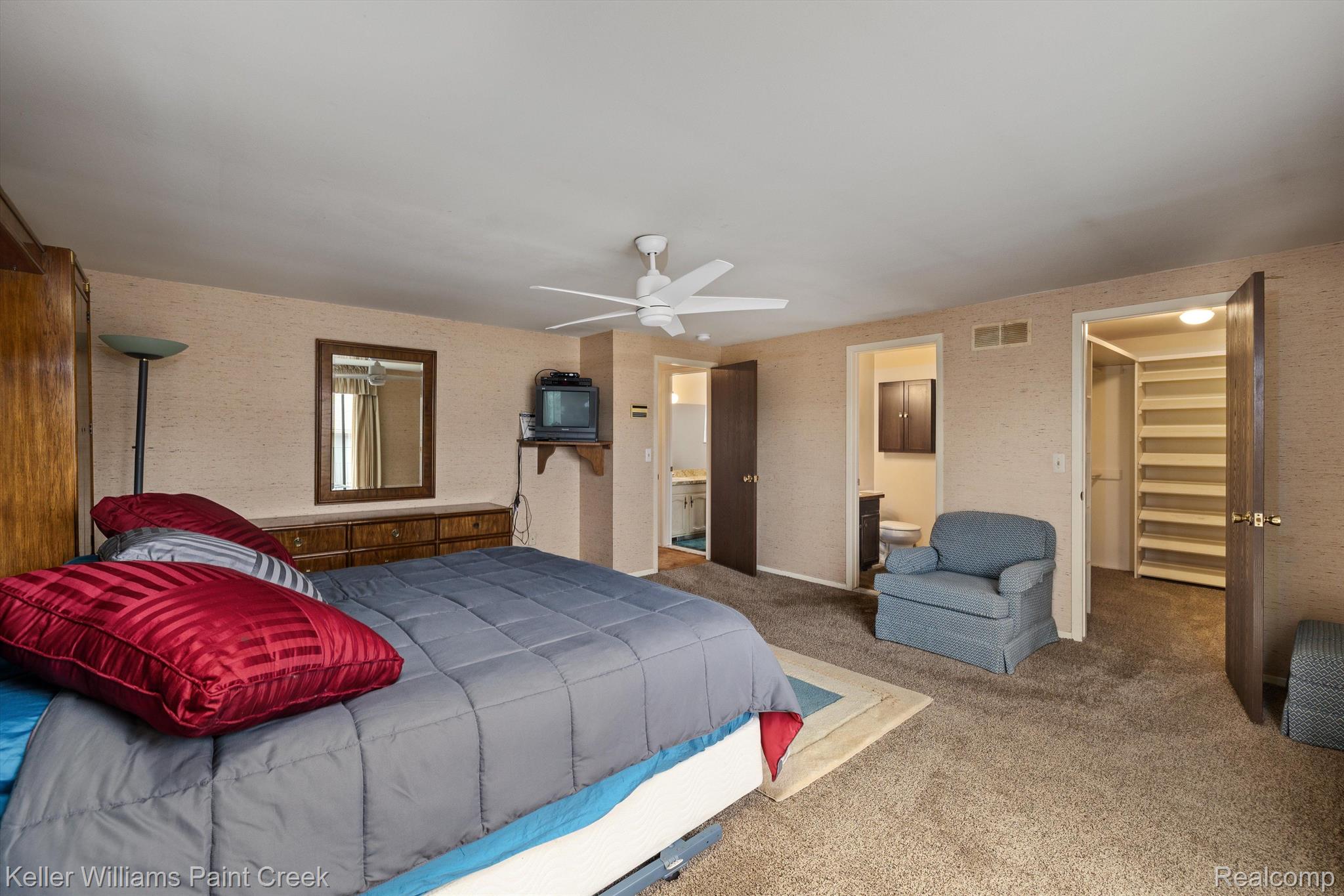 1968 Pondview Court Rochester, MI 48309 - Photo 21 of 45 Master bedroom