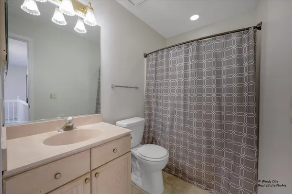 $369,900 | 1476 Laurel Oaks Drive, Streamwood, IL 60107