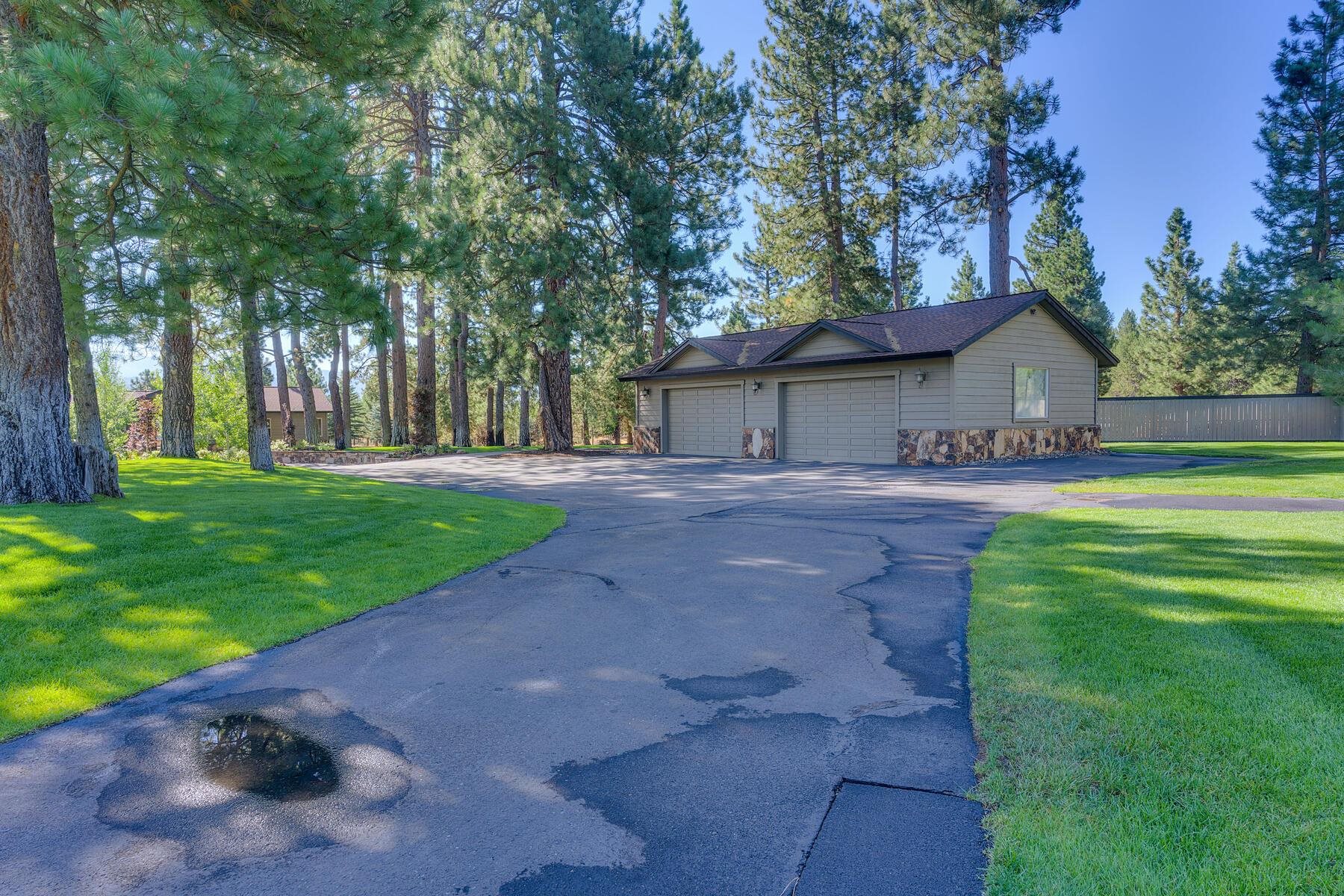 11939 Dove Terrace Truckee, CA 96161 - Photo 6 of 28 a front view of a house with garden
